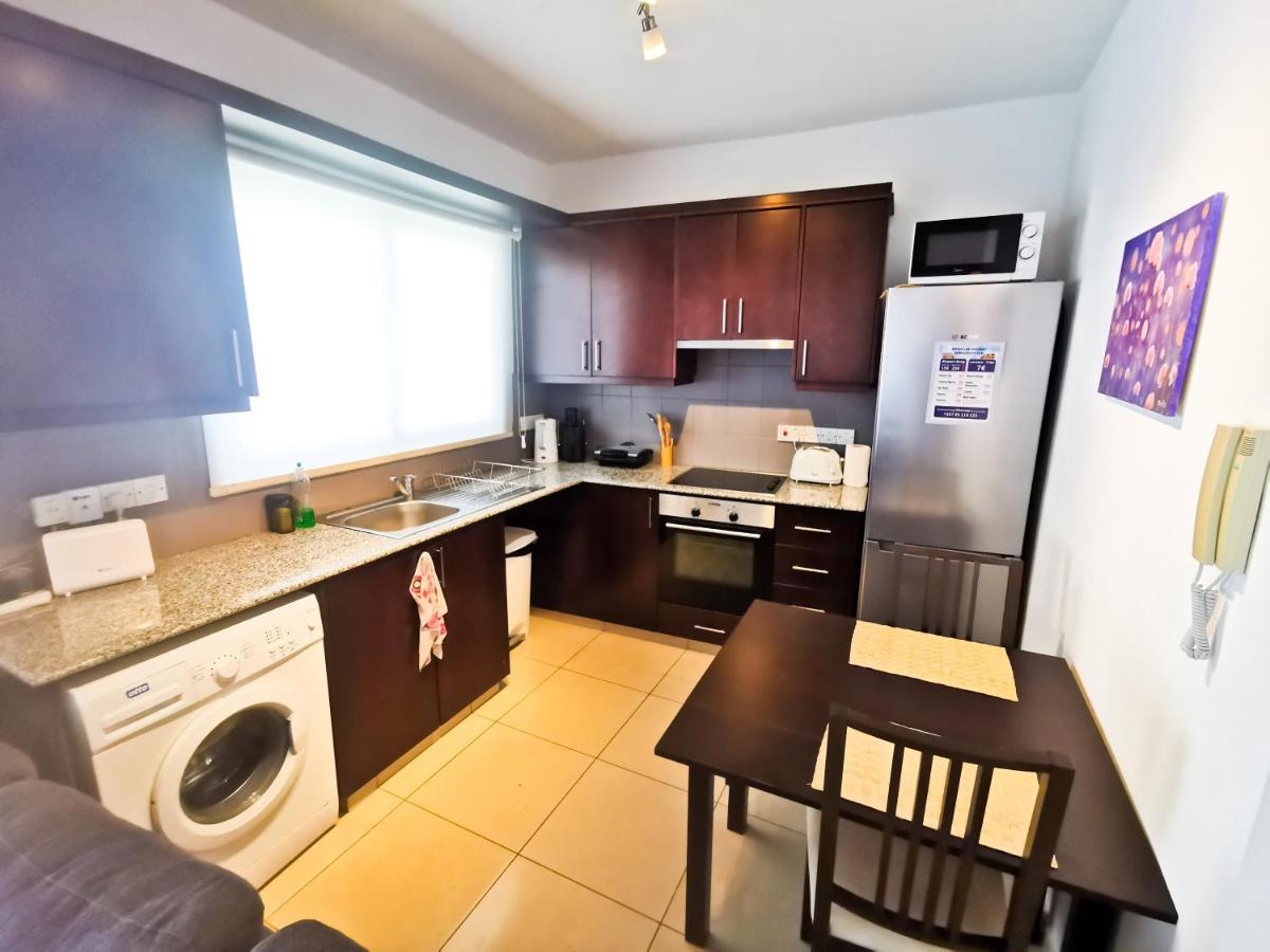 Promenade Breeze City Apartment Larnaca Exterior foto